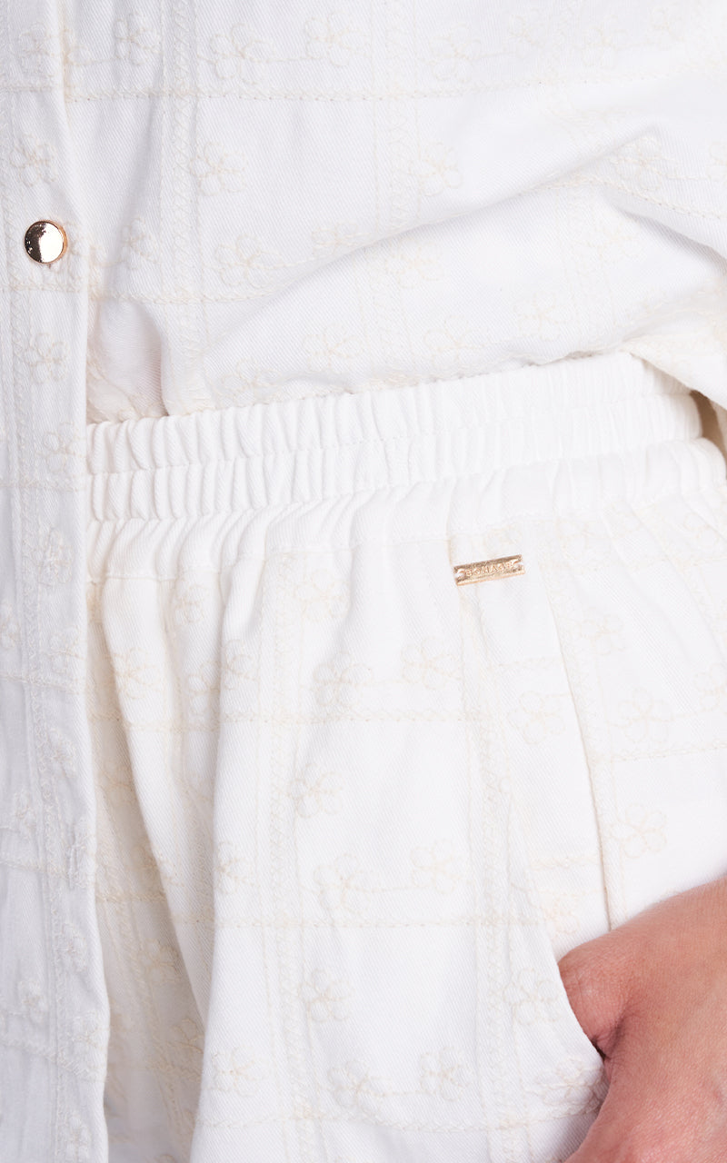 WHITE WILLOW SHORT