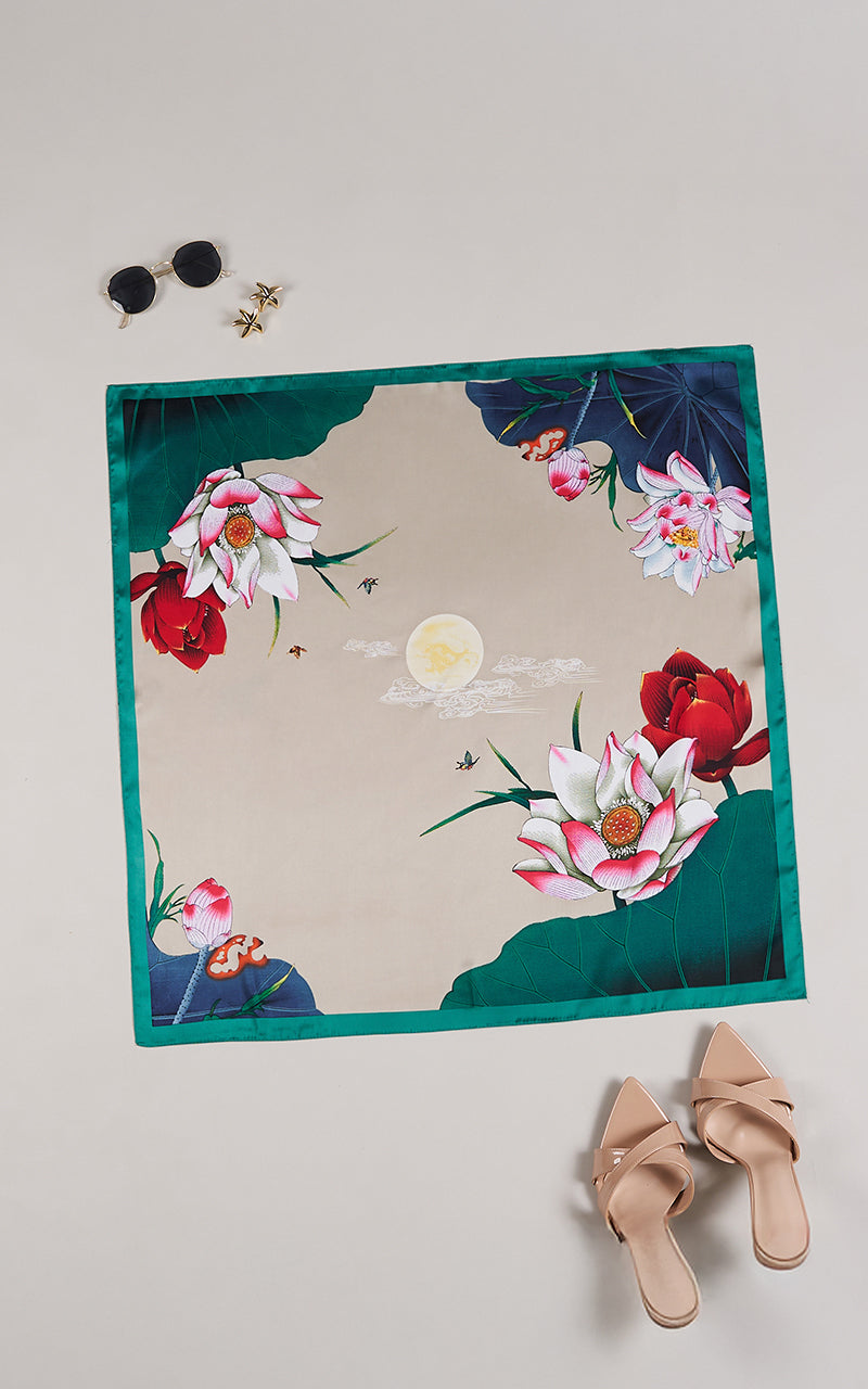 LOTUS MOON SCARF