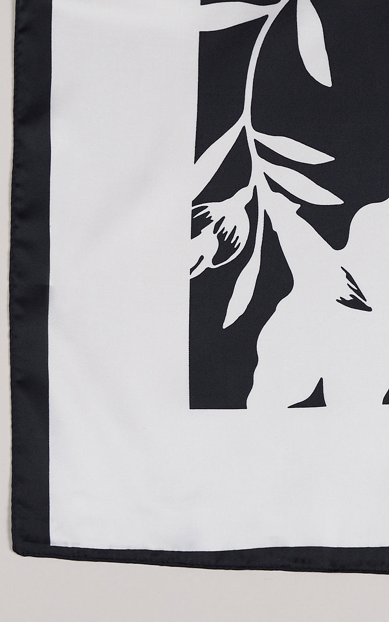 MIDNIGTH BLOOM SCARF