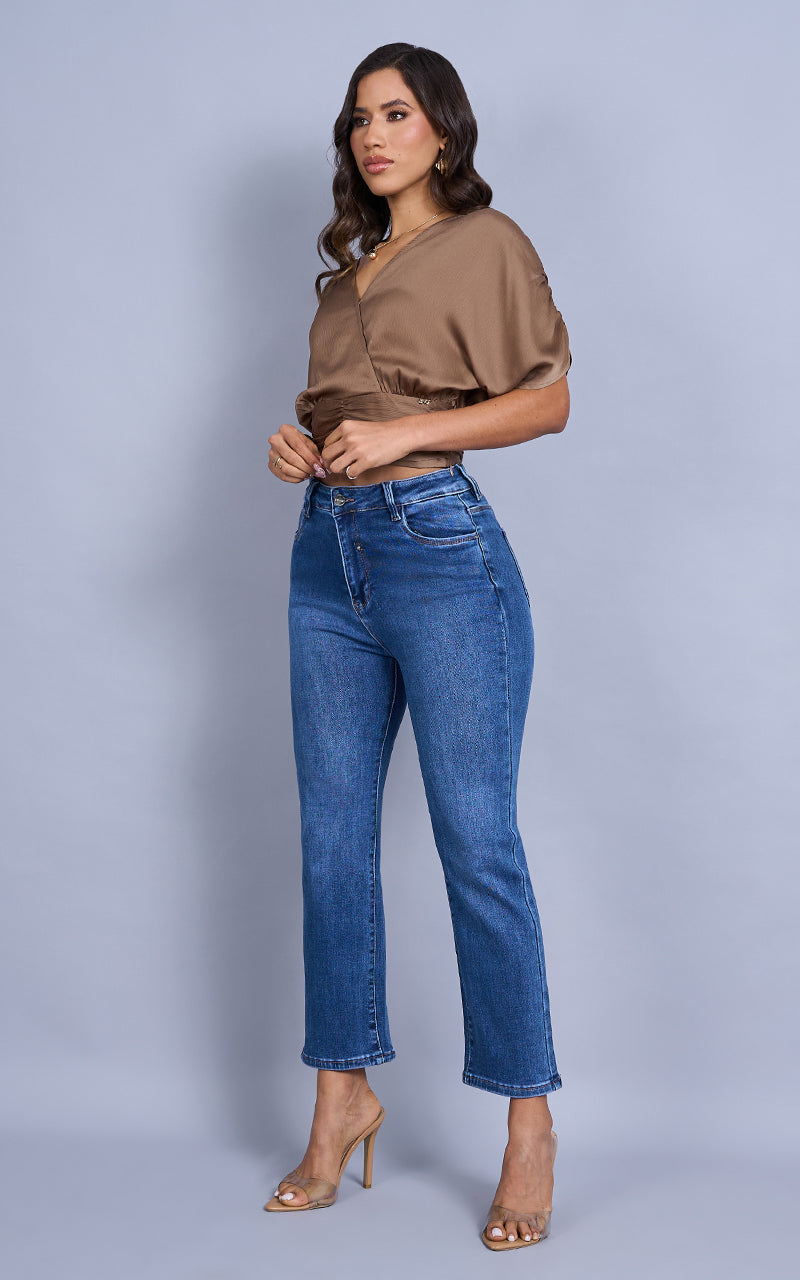 BASIC STRAIGHT CROPPED JEANS