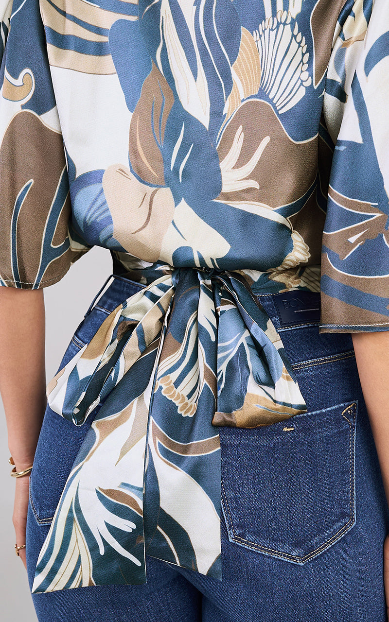 NATURE IN MOTION BLOUSE