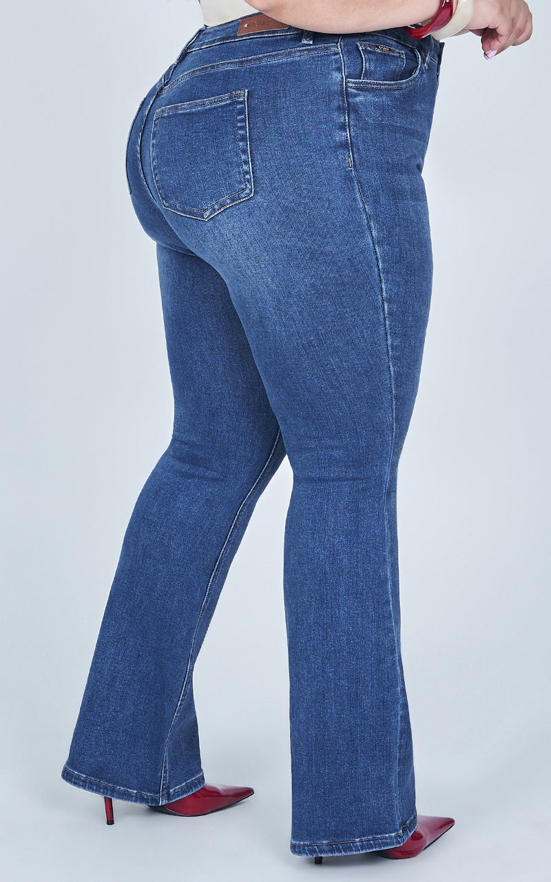 FLARE PLUS SIZE JEANS