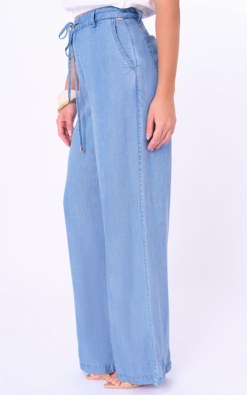CONJUNTO DENIM CLARO CHALECO Y PANTALON