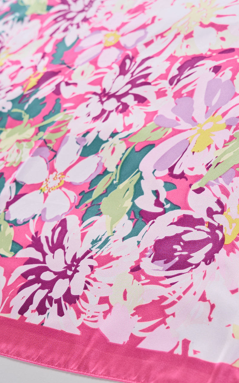 DREAM OF PINK PETALS SCARF